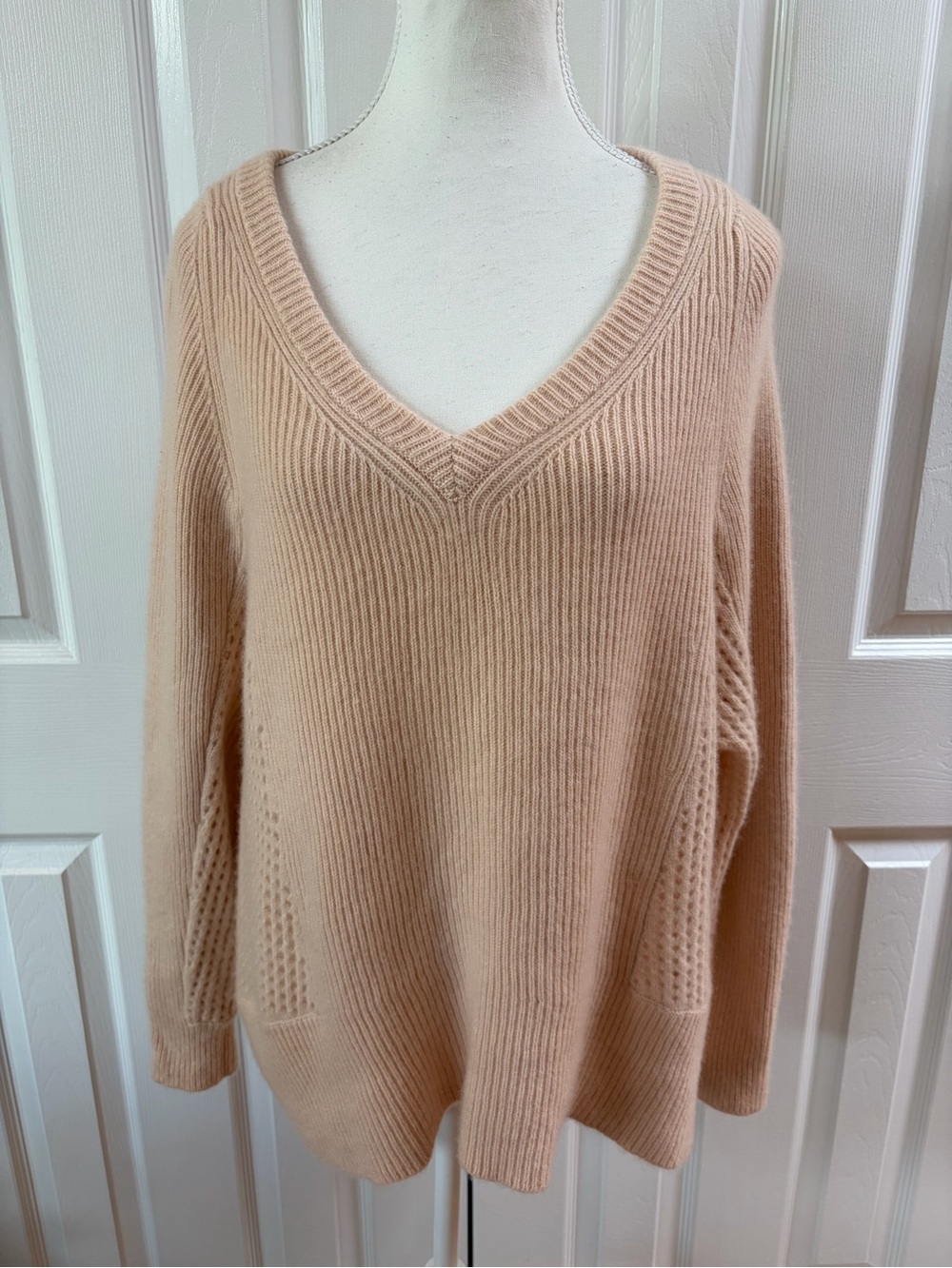 Garnet Hill Pink Cashmere V-Neck Pullover Sweater Size M